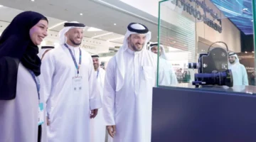 زيارة قمة بريدج.. سلطان بن أحمد يستعرض مشروعات الإعلام والترفيه الرقمي